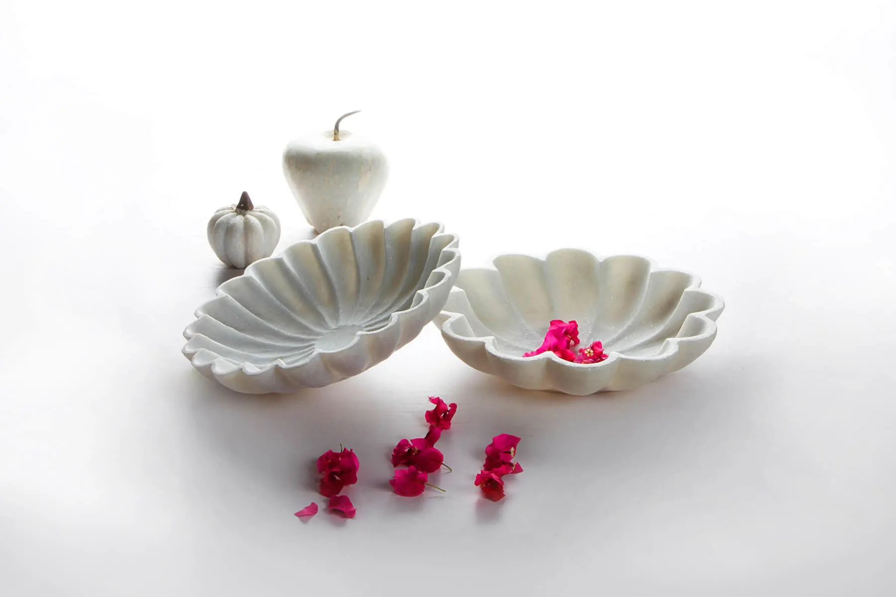 Marble Blossom Urli — image 5