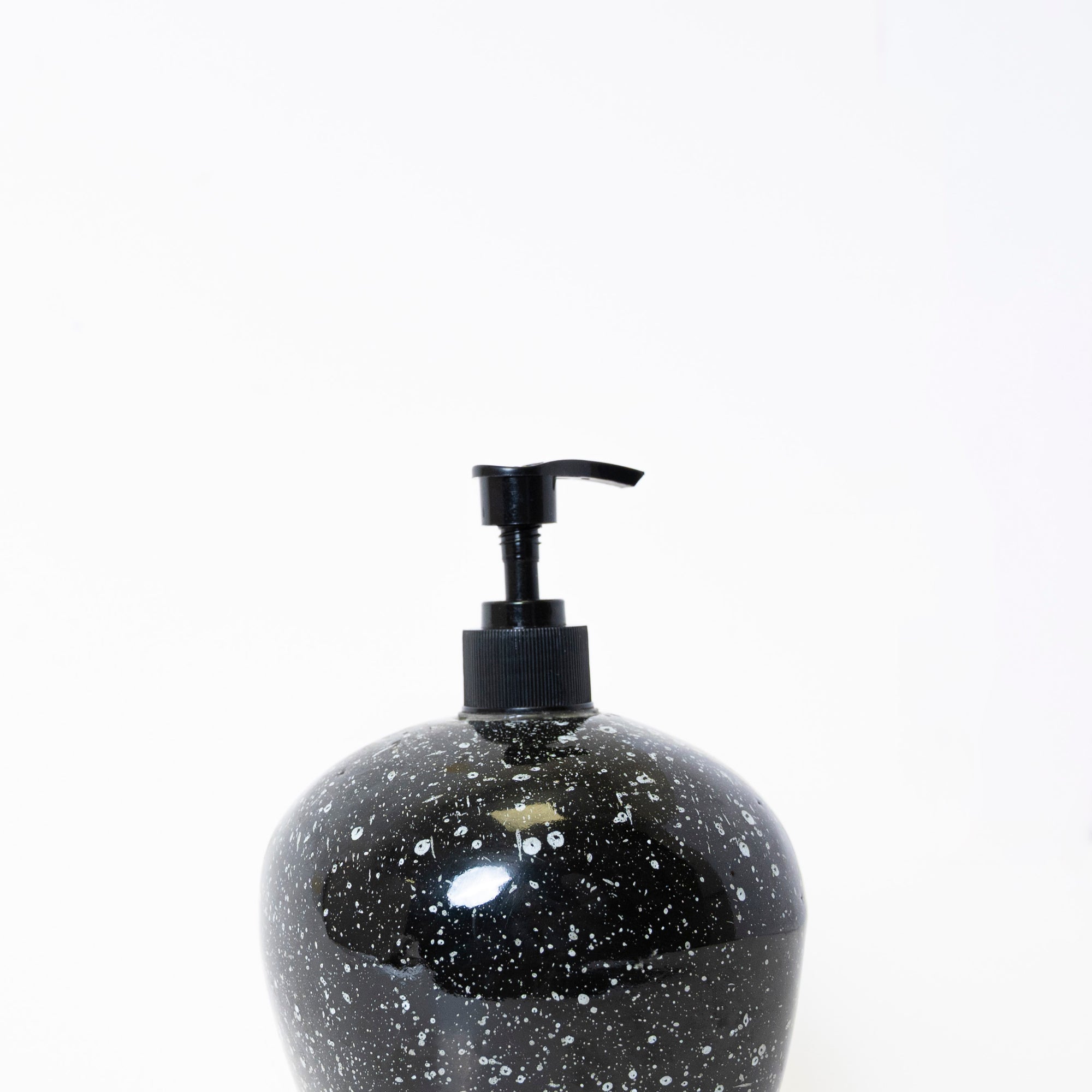 Midnight Onyx Dispenser
(Black Granite) — image 4
