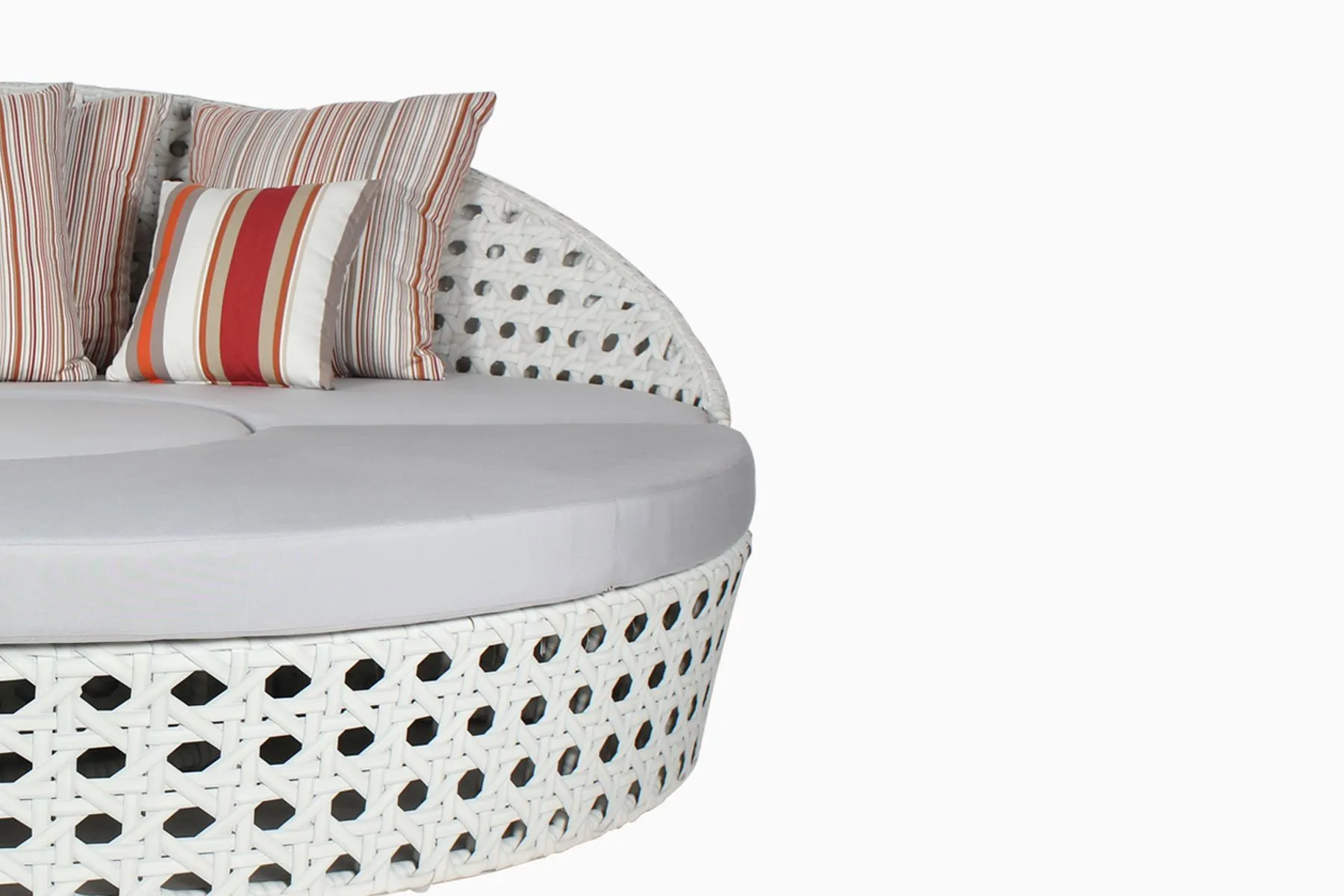 Agnes Patio Daybed — image 6