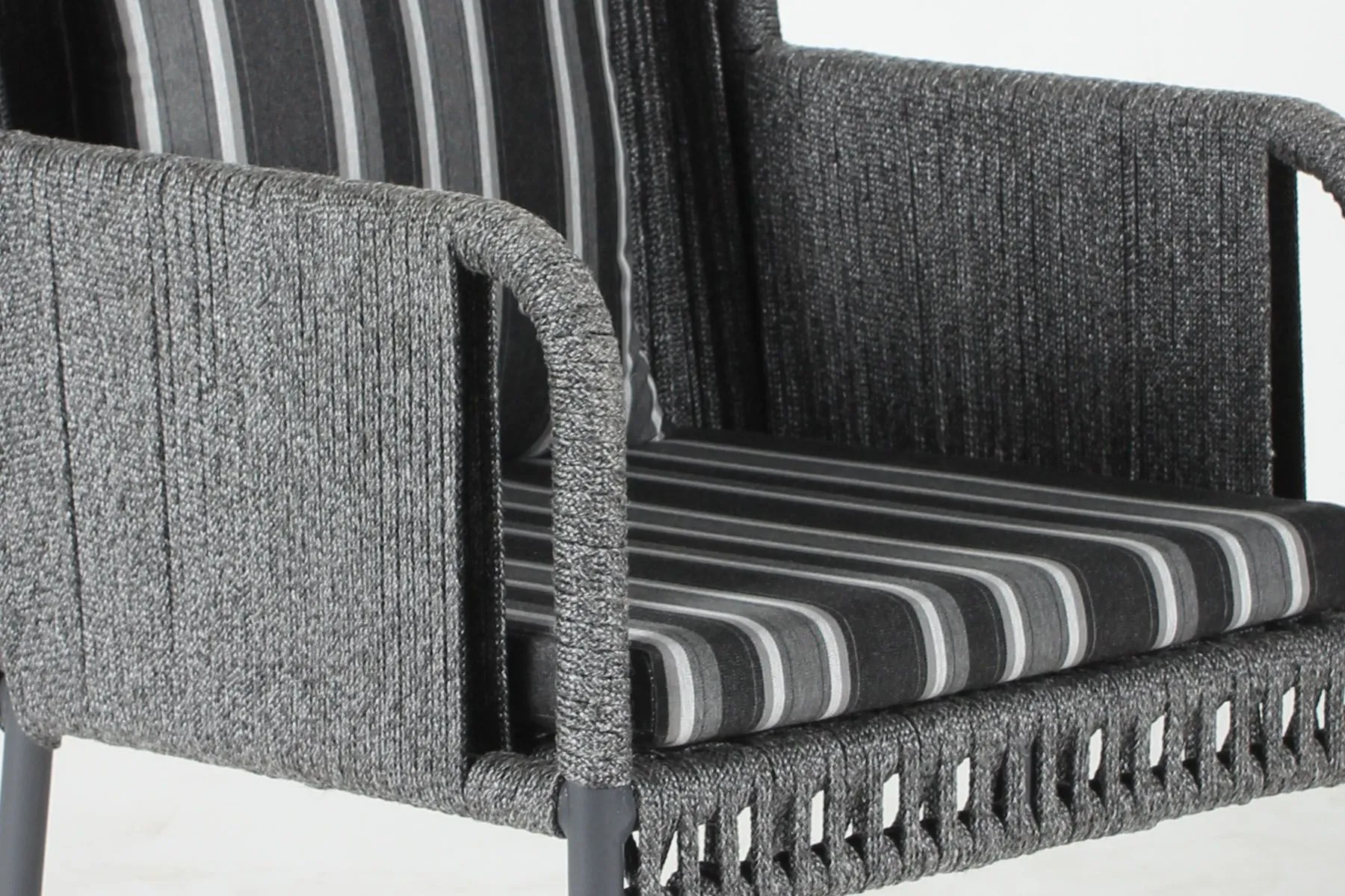 Alahambra Lounge Chair — image 7