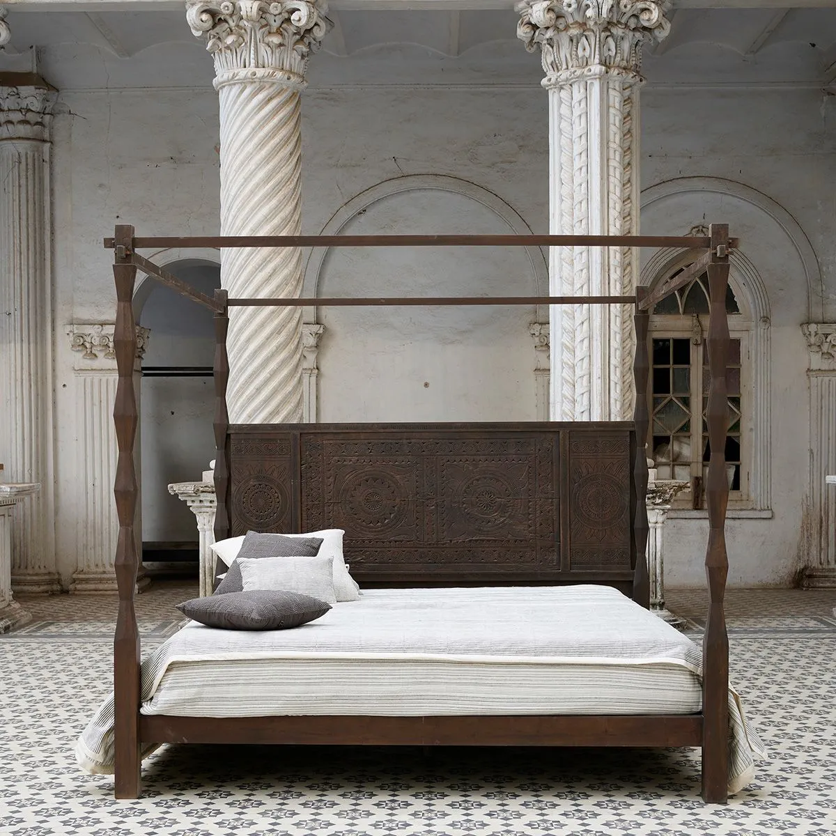 Bastar Four Poster Double Bed — image 4