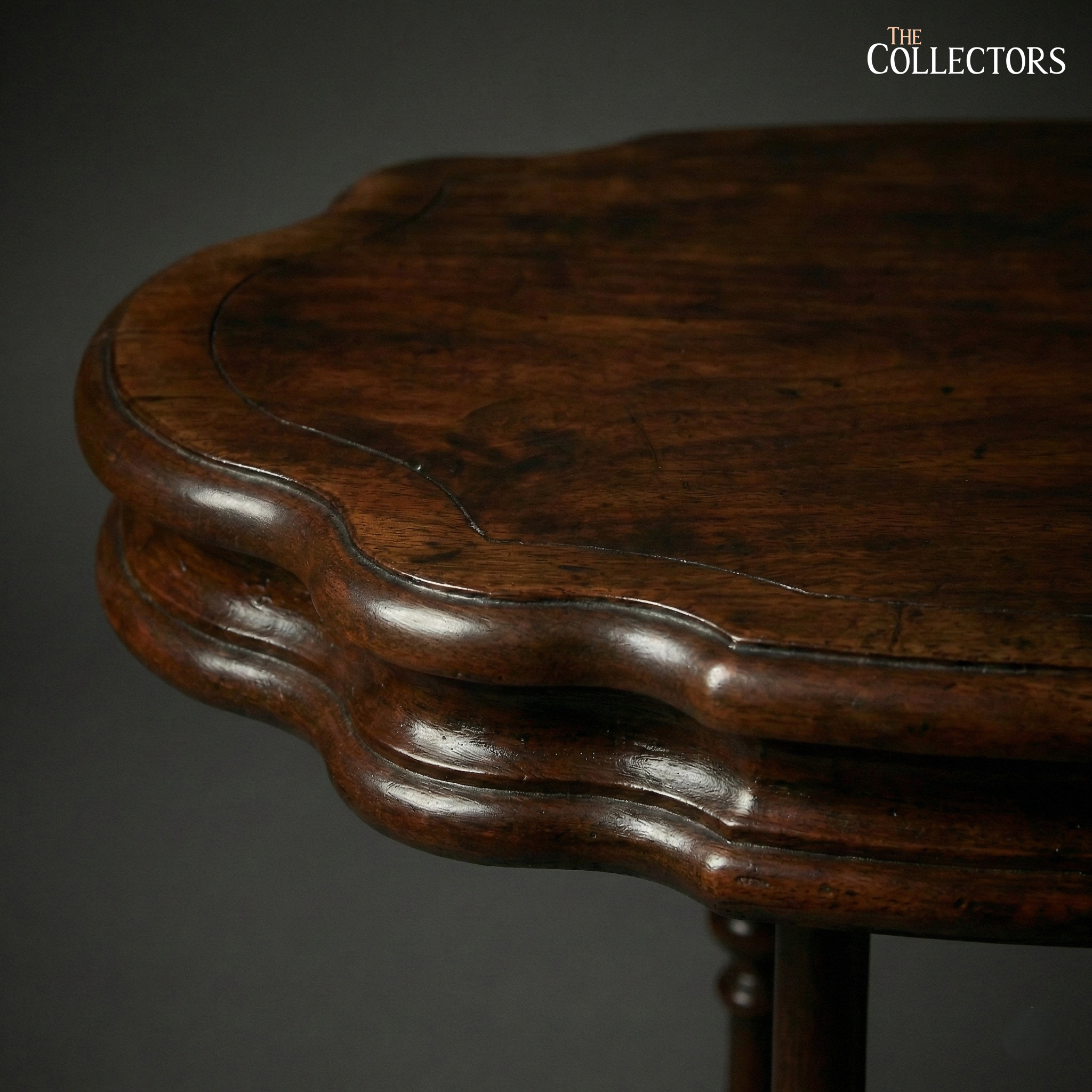 The English Victorian Scallop-Top Pedestal Table — image 4