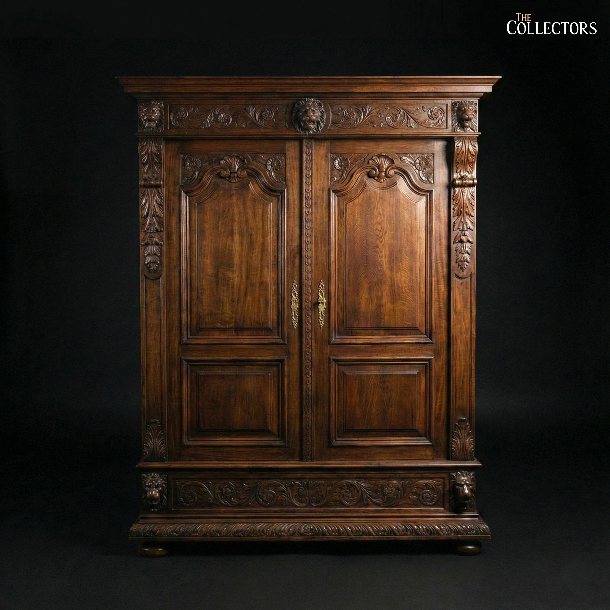 The Lion-Guarded Armoire of the Loire Châteaux — image 1
