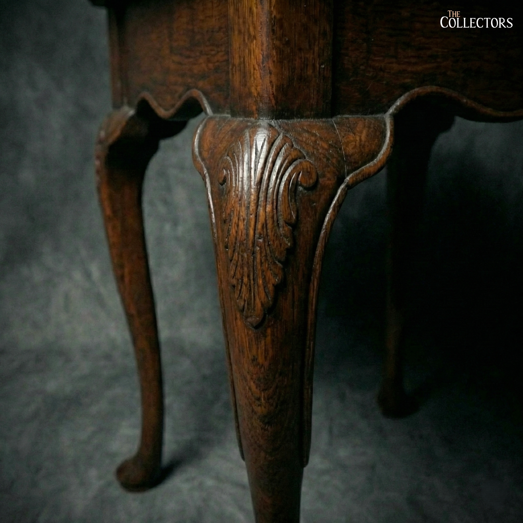 The Louis XV Cabriole Console à Pied de Biche — image 2