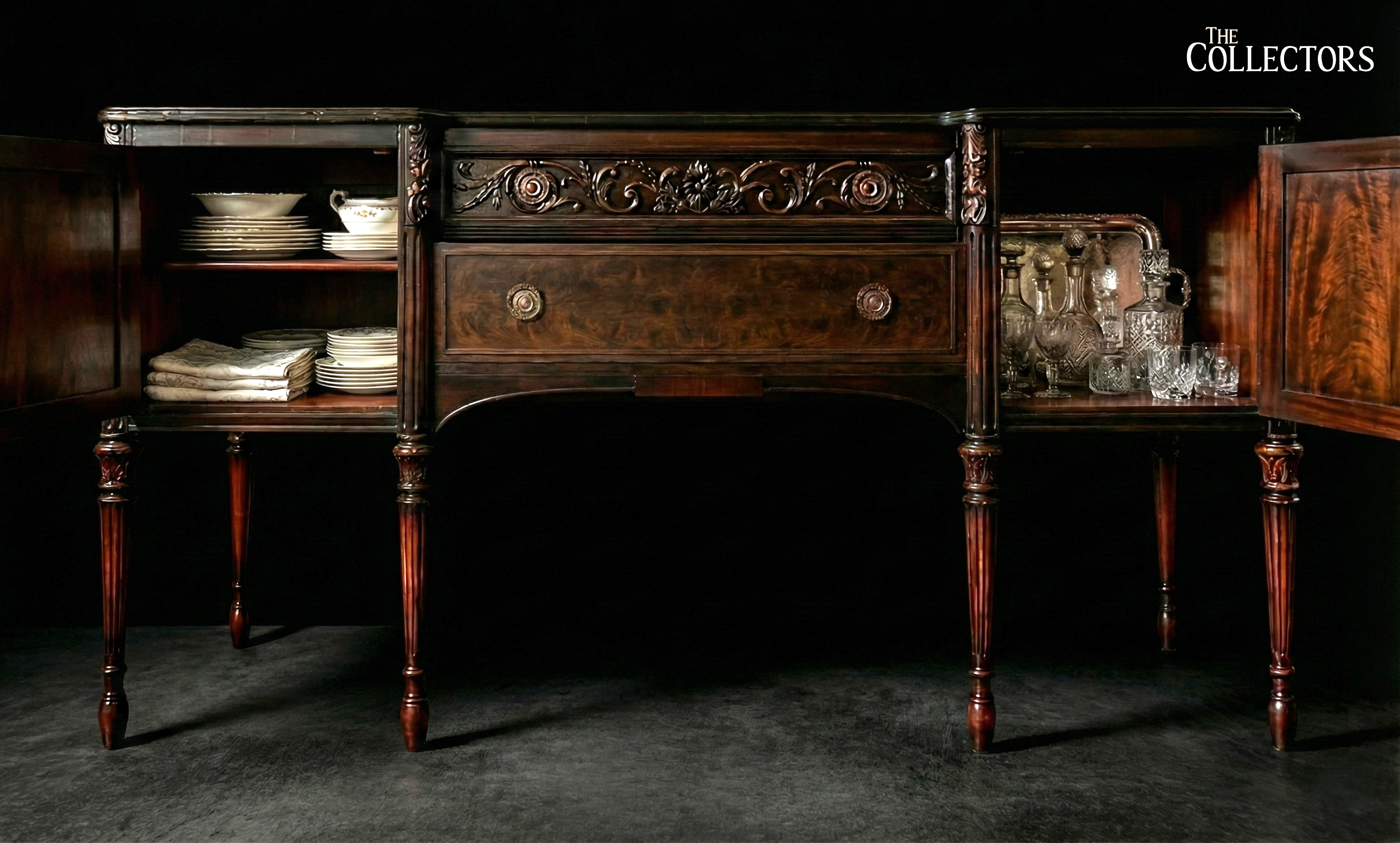The Somerset Acanthus-Rosette Banquet Console — image 2