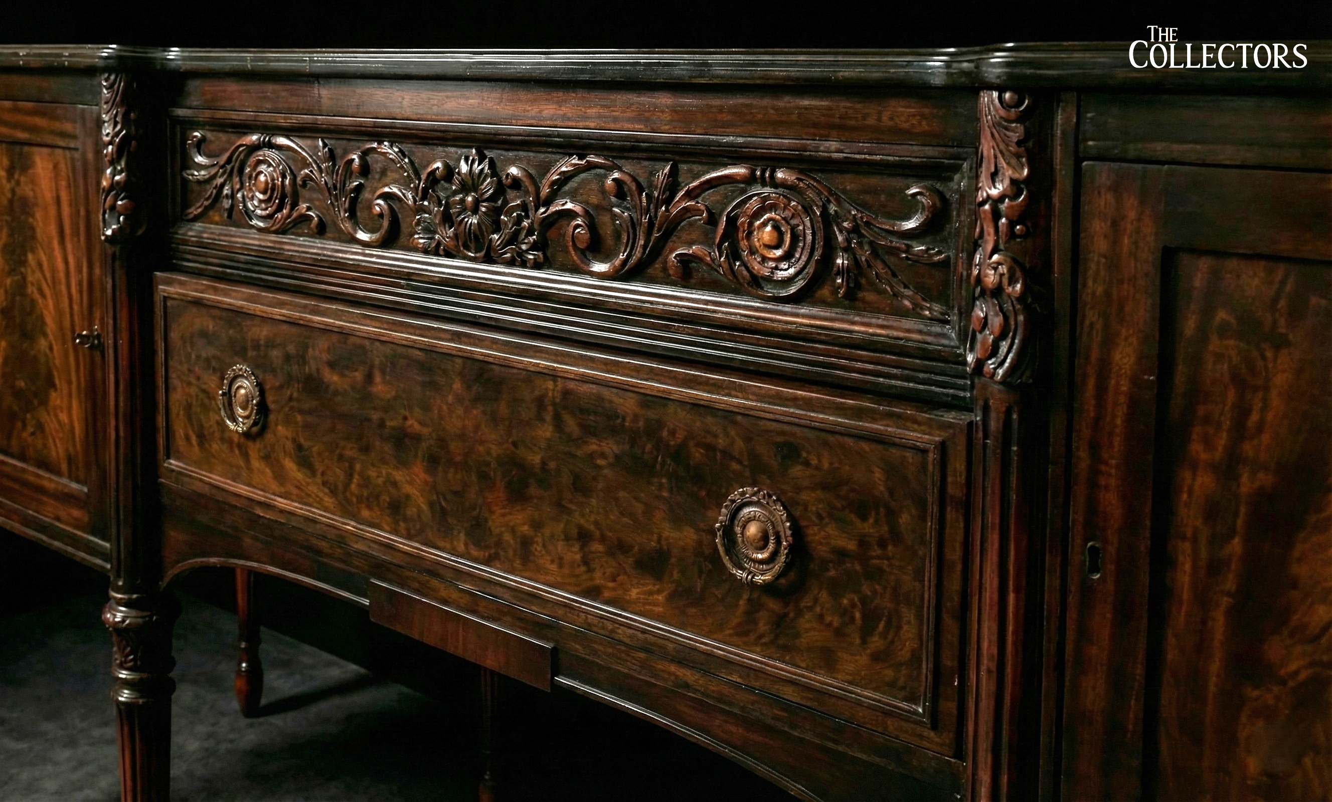 The Somerset Acanthus-Rosette Banquet Console — image 3