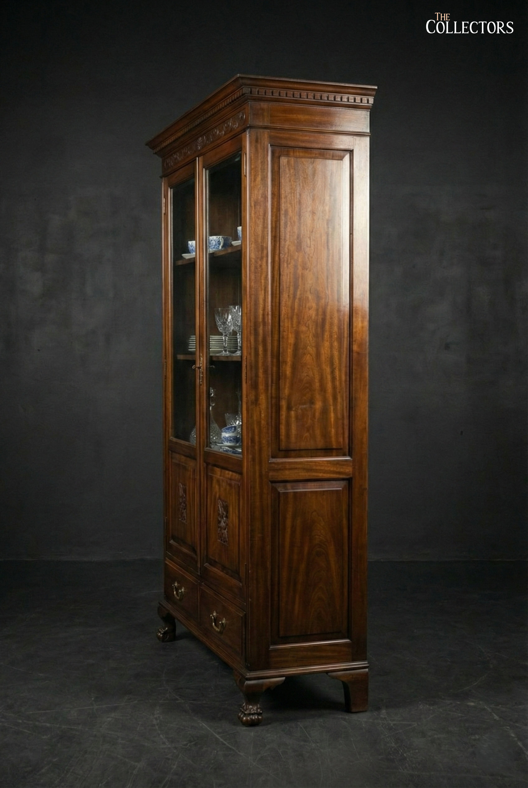 The Stratford Rosette-panel Glass Hutch — image 7