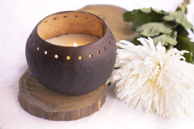 SOY WAX HANDMADE COCONUT SHELL CANDLE — image 2